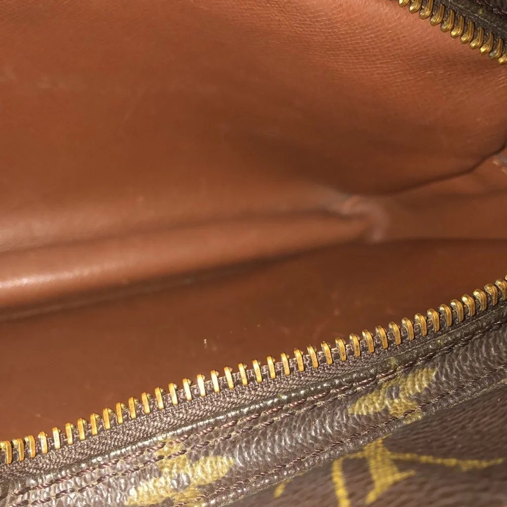 LOUIS VUITTON Nile MM Monogram Messenger Bag COMES WITH: LV Dust Bag COA TH8902